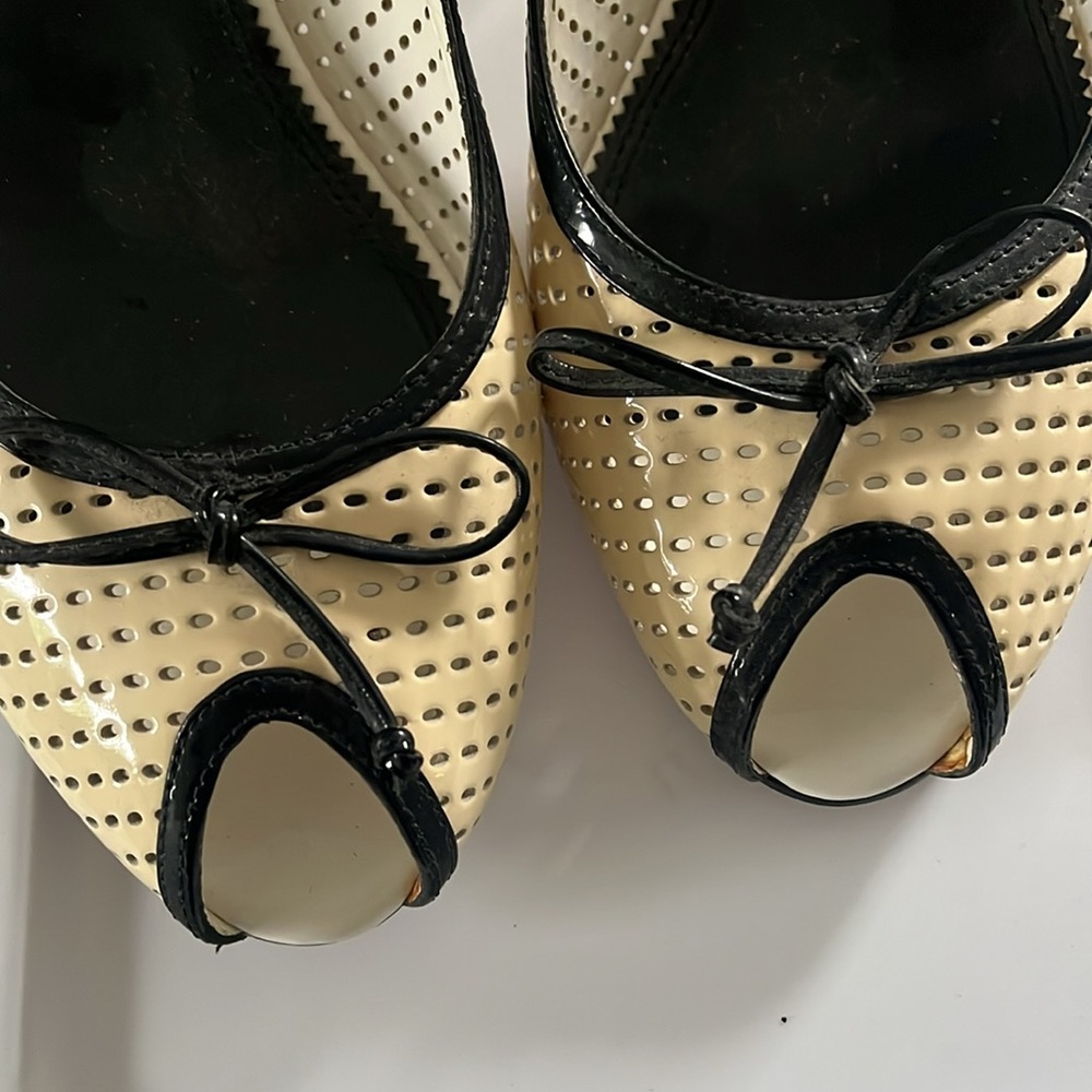 Franco Sarto Cream and Black Heels with Perforated Leather - Picture 7 of 8